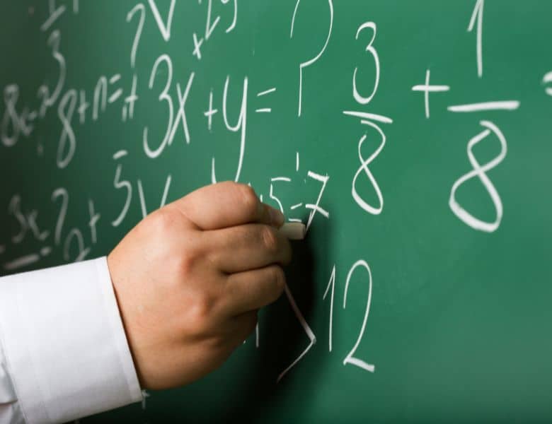 Come avere accesso all’insegnamento delle discipline matematico-scientifiche