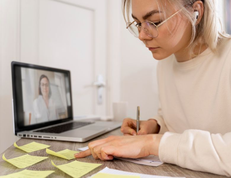Come mantenere la concentrazione durante le lezioni online